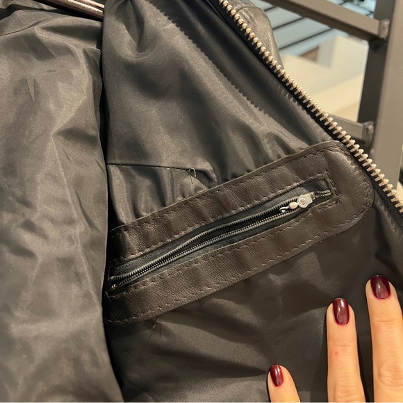 Classic vintage leather jacket - size small with zippers and flare - Picture 2 of 13